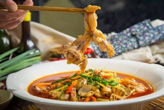 重庆美食地标—解放碑英利大融城!