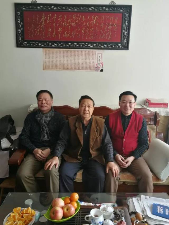 秘书长一行先后看望慰问了原天津市委常委,警备区司令员杨志华,荣誉