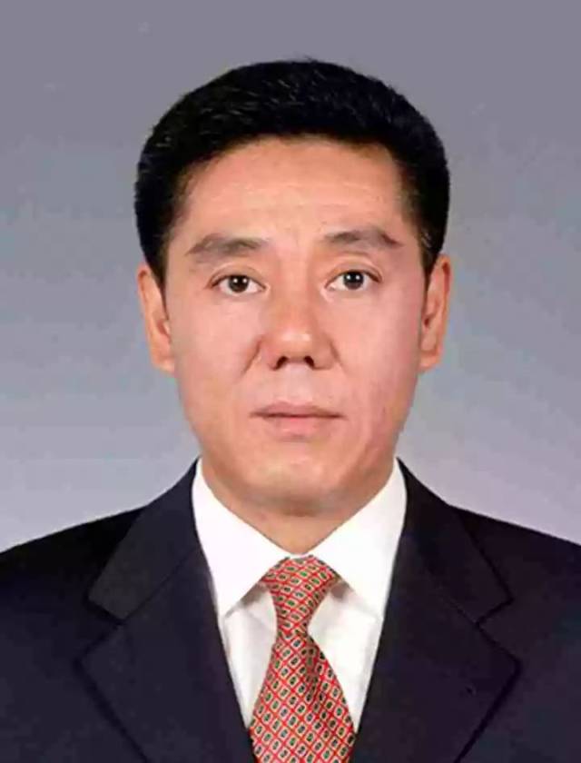 高炜,男,蒙古族,1963年8月生,1985年7月参加工作,民盟成员,在职大学