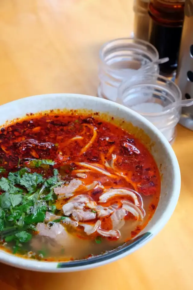 贵阳发现凉都状元粉,嘴巴烫起泡都停不下来!