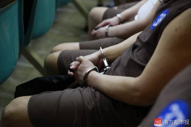 广州这宗被告人数最多涉黑案今日宣判 两村霸一审获刑20年