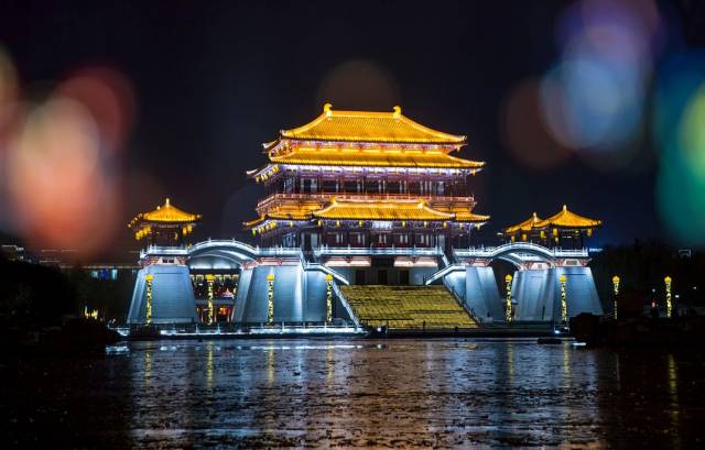 大唐芙蓉园五组规模宏大的灯组,再现盛世气象.