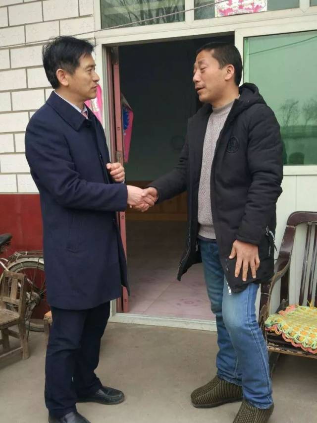 在贫困户段金生家中.