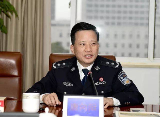 唐向阳副市长集中慰问公安功模,特困民警,因公牺牲民警家属代表