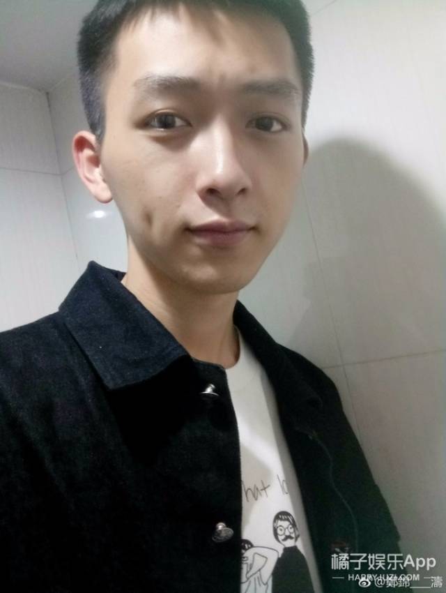 晒一张你暗恋对象的照片,全国好看的素人小哥哥都在评论里了