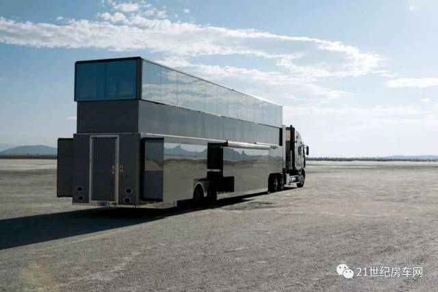 这20款房车又颠覆了我对豪华的概念 有停机坪的房车你见过吗?