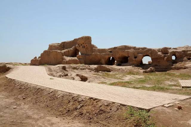 坐着驴车游高昌-探访火焰山下的西域故国