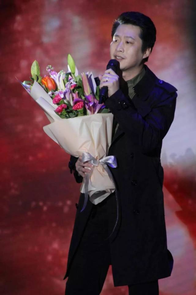 男声独唱《青春梦》 表演者:武冠英