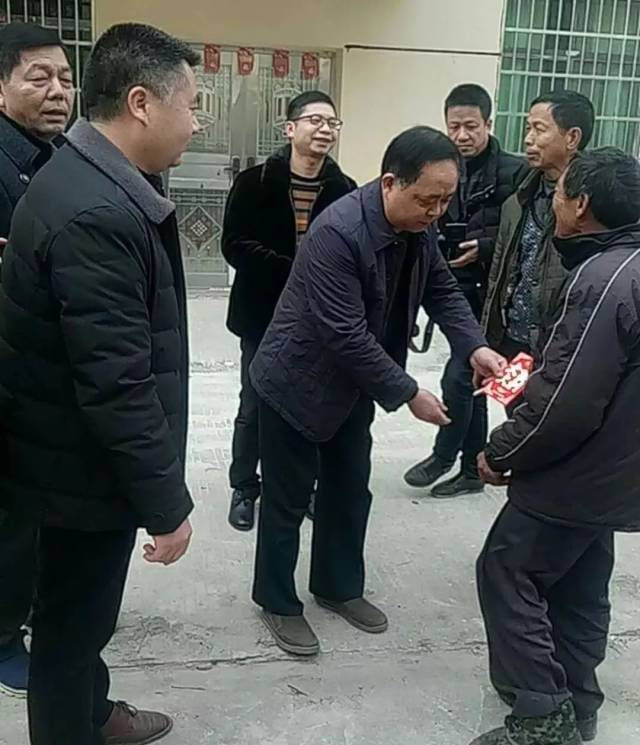 【今日上高】县委副书记胡宝成到敖山镇开展春节走访慰问活动_手机