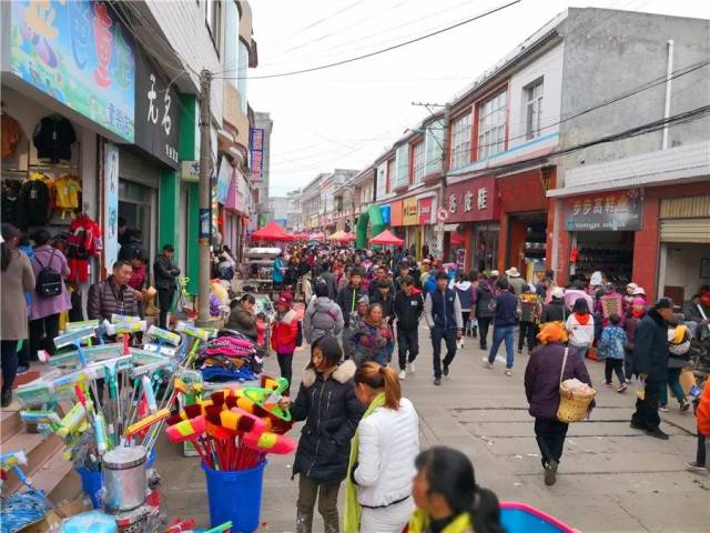 泸西金马镇腊月间的赶集日,缺乏年味的你请点开