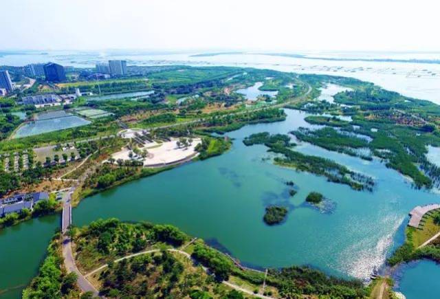 昆山阳澄东湖湿地公园位于昆山市巴城镇西北部的阳澄湖滨水湖畔,规划