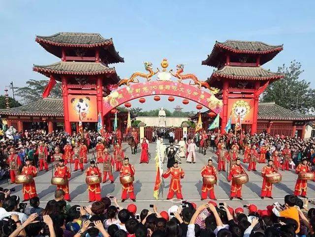 【清明上河園】(必須自理門票120元,60歲以上半票,70歲以上免票)(提前