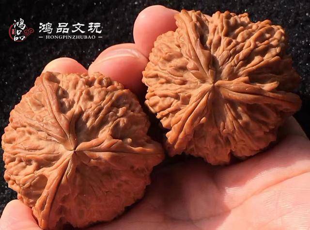 文玩核桃尖部变黑了，是什么原因？_搜狐网