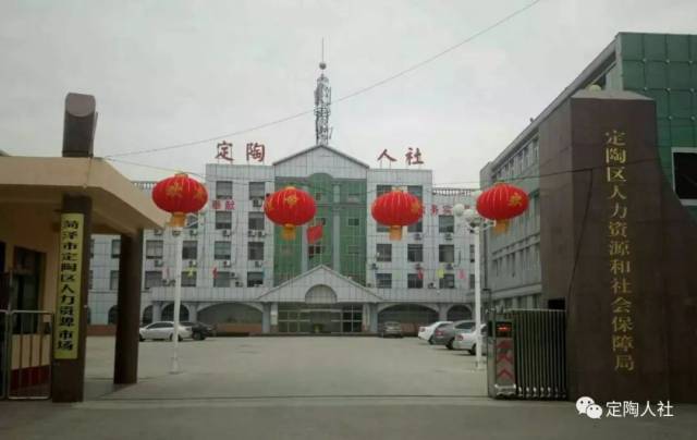 电玩城：现代都市中的欢乐海洋