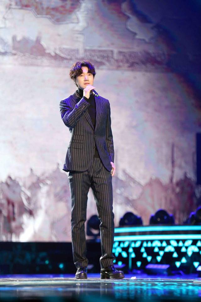 王晰王俊凯大年初一传唱经典流行男低音与著名男中音的经典碰撞