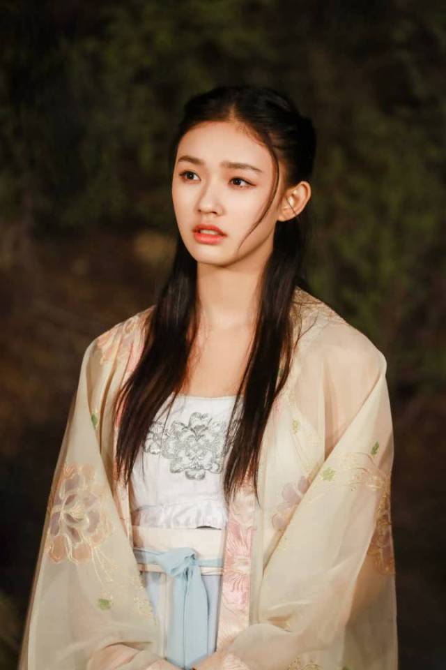 她就是《盗墓笔记》之中客串出演瑶光王妃,还有《美人心机》之中的