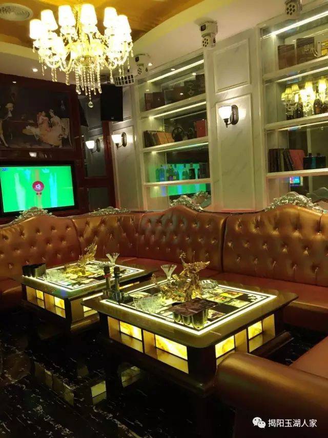 玉湖ktv大全:小伙伴们喝酒了喂.