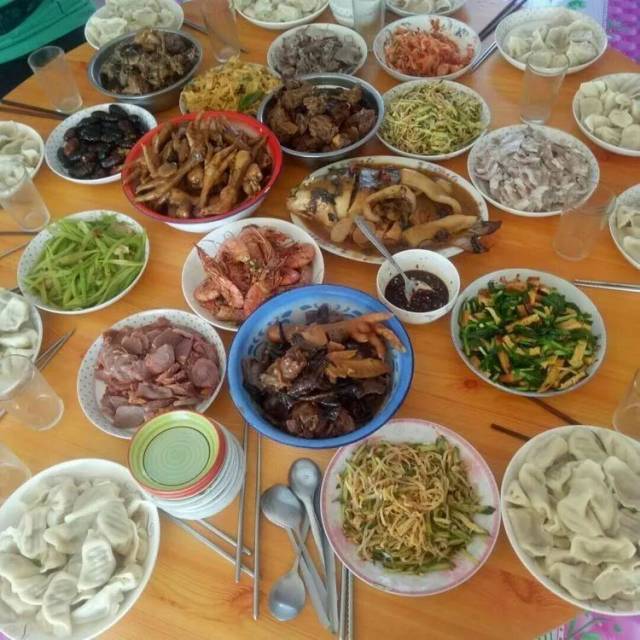 日常的家宴.饺子就酒,越喝越有!