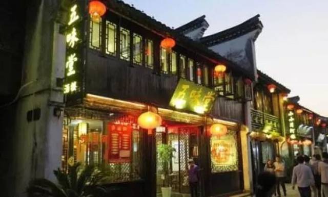 南湖区小吃的魅力：一探古老与现代交织的独特美食之旅