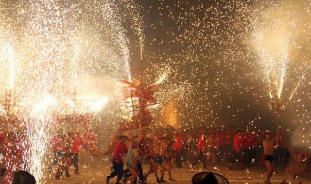 对春节还意犹未尽?这些民俗活动让你大开眼界