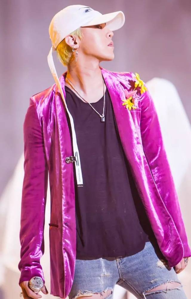 【权志龙高清照】紫色浪漫的小哥哥