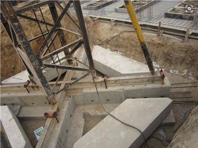 塔吊知识之塔吊的组成部分