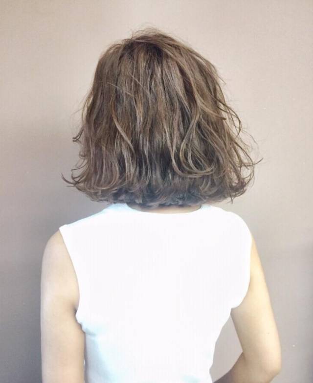 2018流行外翻翘发尾