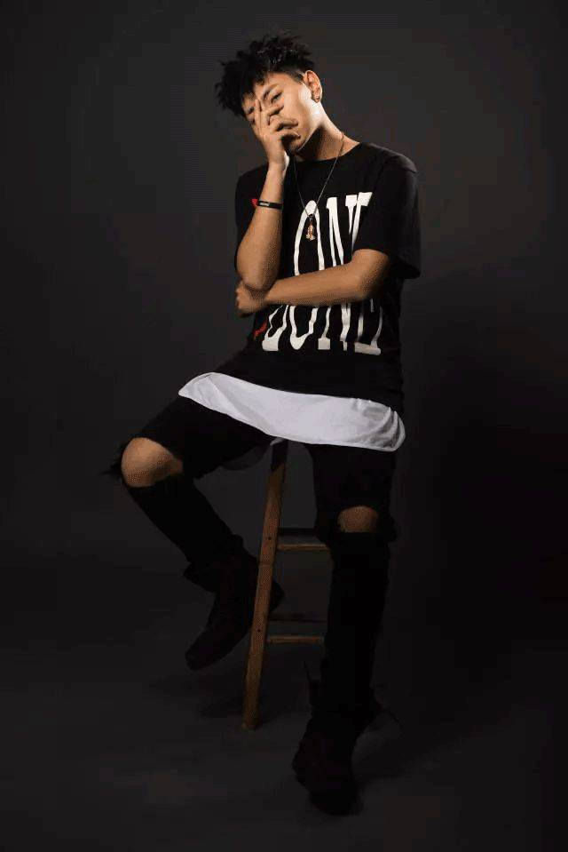 killafuck 长沙新生代rapper,同时有着独特的嗓音,除去battle mc的