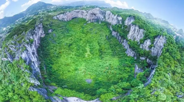 來廣安是一定要去華鎣山走走的,景區分石林景區,天池湖景區和小山壩