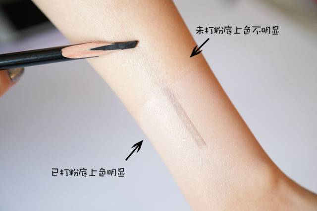 砍刀眉笔简直是我去年见到所有化妆师专业指定的"必备款",人手一支.