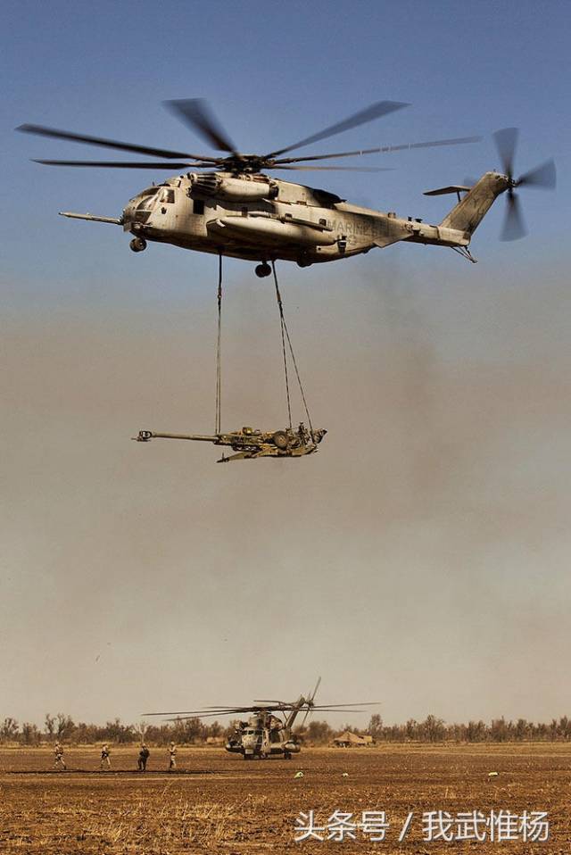 美军超级种马重型直升机吊运火炮