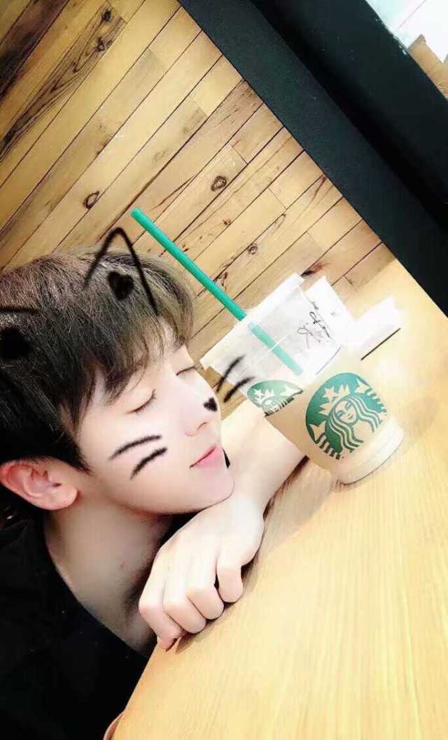 黑界林秋楠:揭秘CF死亡事件与左手狙神