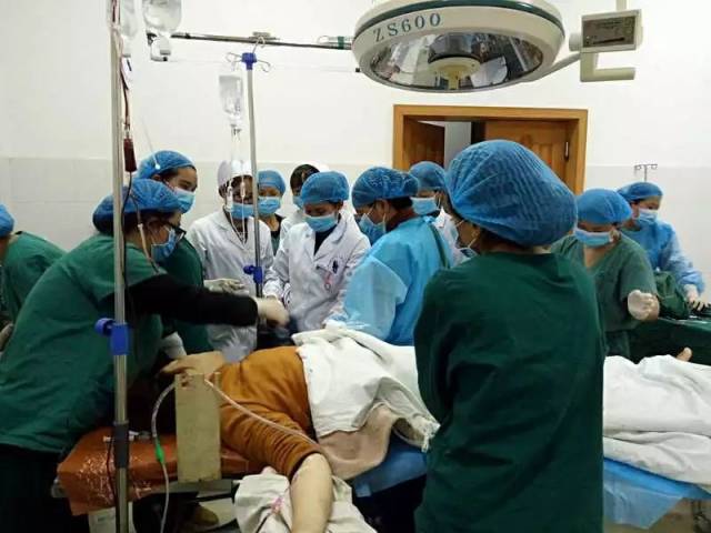 命悬一线我院成功抢救一名大出血患者