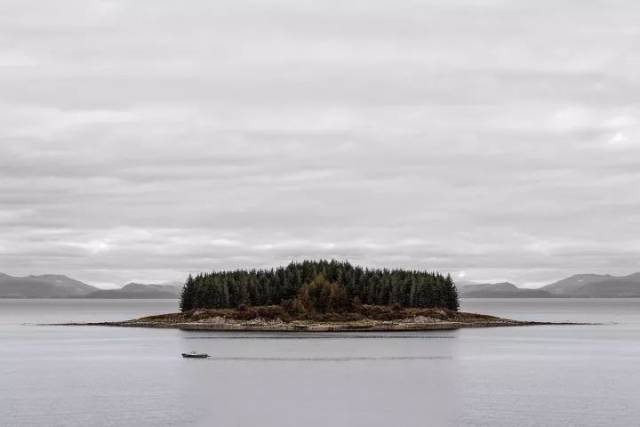 对称性构图中的非对称元素