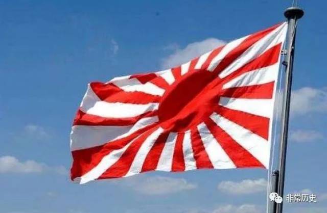日本军旗这的确是一件真实的事情,日军视军旗比生命更珍贵