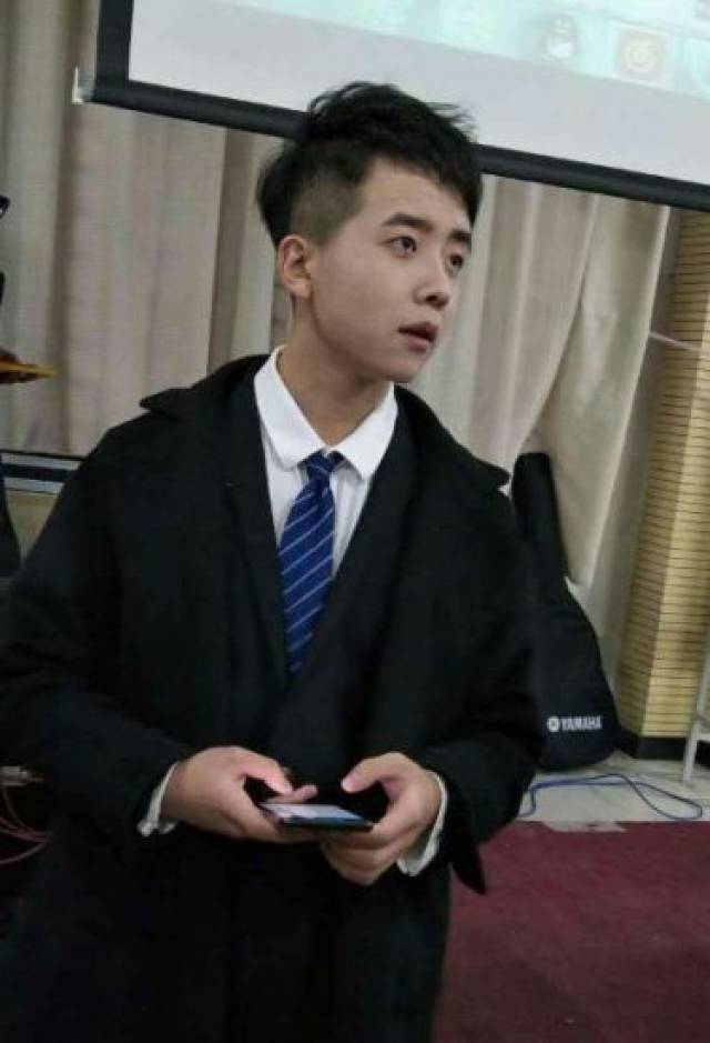 12位小哥哥小姐姐说出了他们的新年愿望,你的呢?