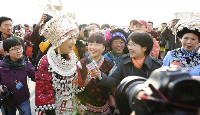 重磅 | 新一届两会代表委员中女性比例再创新高