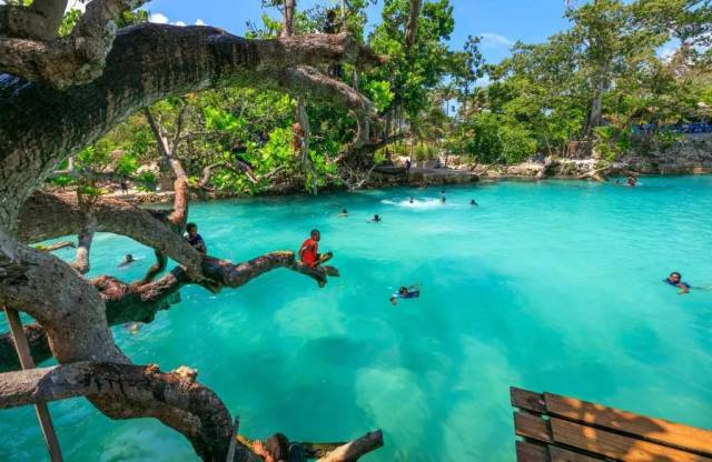 中国护照持续升值!2018最新落地签、免签信息