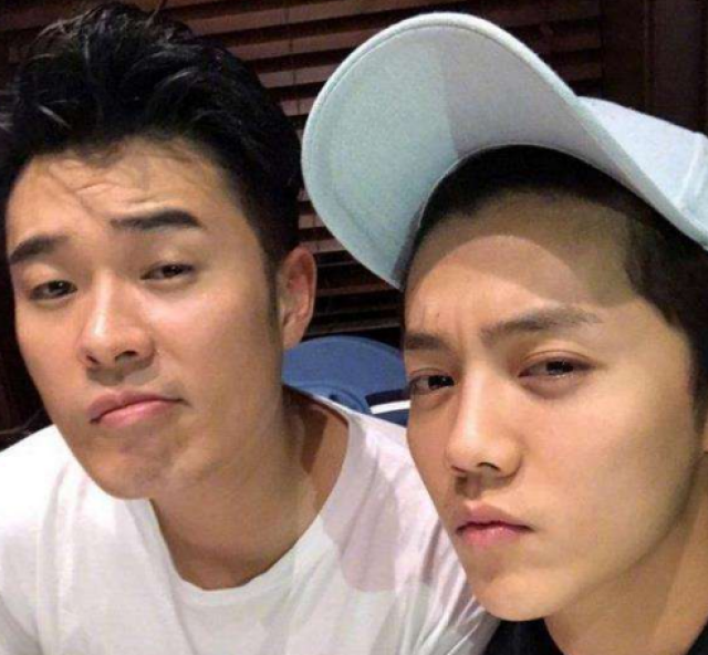 鹿晗关晓彤陈赫张子萱日本抽烟,聊天噪音大被