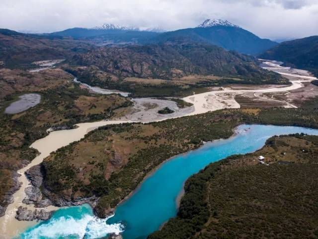 巴塔哥尼亚(patagonia)意为"巨足高原",一般是指南美洲安第斯山脉以东