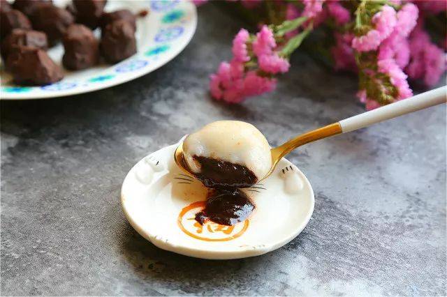 教你做好吃的黑芝麻汤圆和巧克力汤圆!