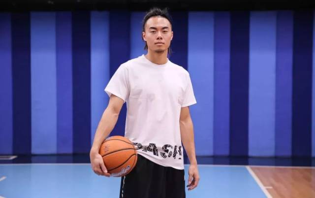 张子昊:jordan夏季联赛mvp cba球员兰多夫,车昊训练师