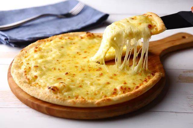 贵阳这家火爆全国的网红手工榴莲披萨让你一口上瘾