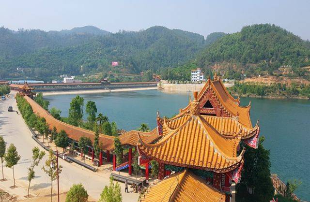 易门龙泉文化长廊:悠悠长廊,文化之旅