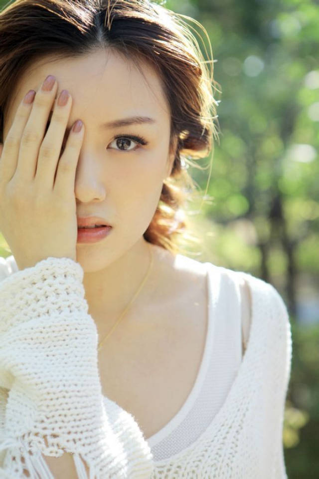 而被其淘汰的倪珈却被誉为"星光大道"最美丽的人