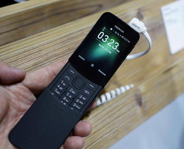 《黑客帝国》帝王回归,你离主角只差一款诺基亚手机_手机搜狐网