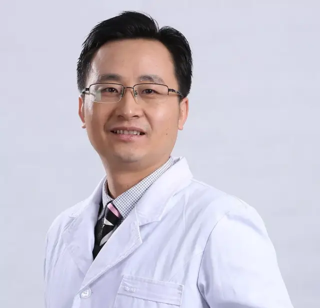 万志荣男,医学硕士,北京大学航天临床医学院神经内科,主任医师.