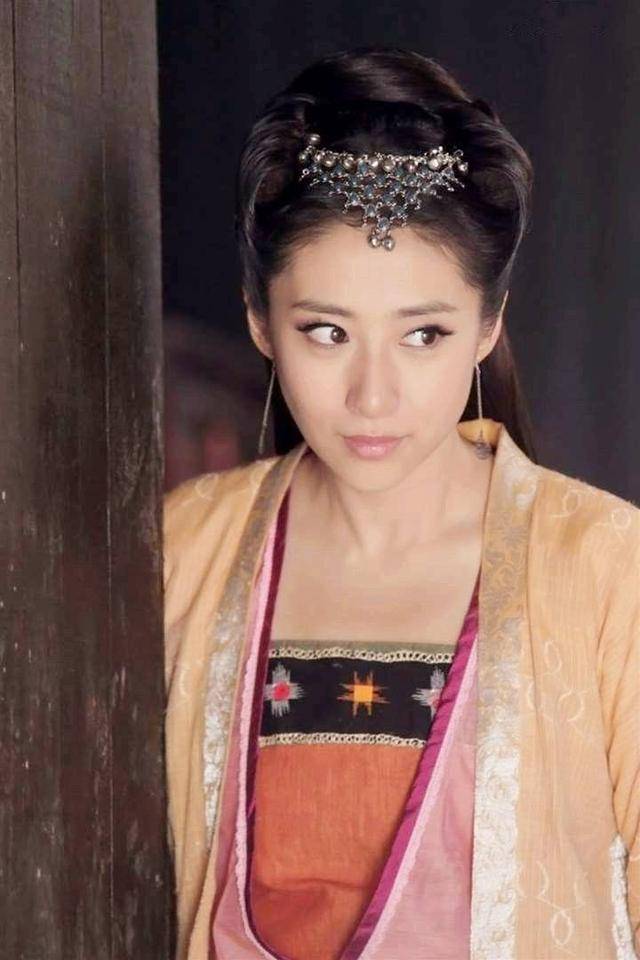 《蜀山战纪2》女主角好尴尬,颜值被大20岁的她秒杀,她反成黑马