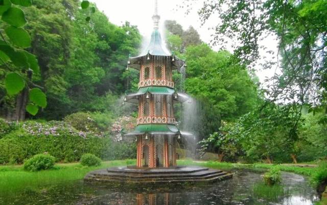 皇家皇家博物馆的一个分馆 英国艾尔顿庄园的喷水宝塔 样子很像亭子