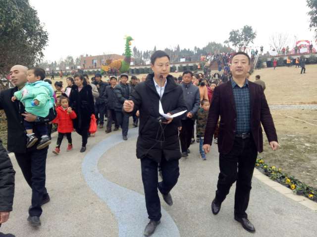凤垭山风景区管理局的局长青林波,副局长蒲春宇那简直高兴惨了!